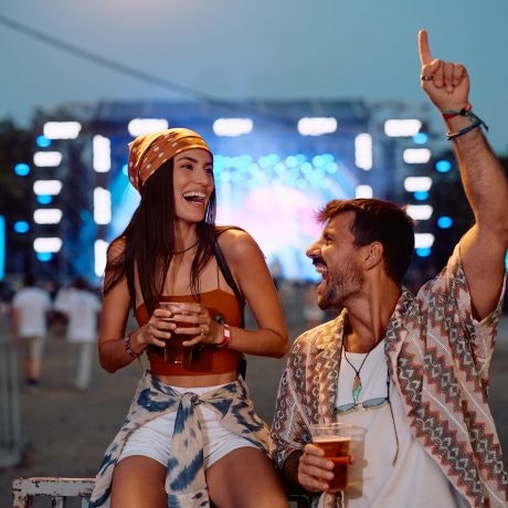 Looks de festivais: inspirações para ele e para ela